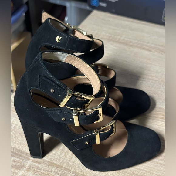 SOLD!! 🚫🚫 Vince Camuto Signature
Style - Gillee - Size - 6 - Picture 2 of 7